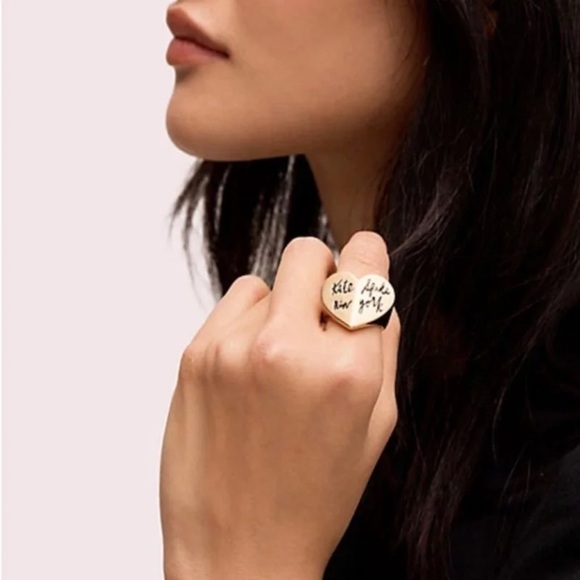 KATE SPADE • Gold Heritage Heart Script Ring - Picture 2 of 4